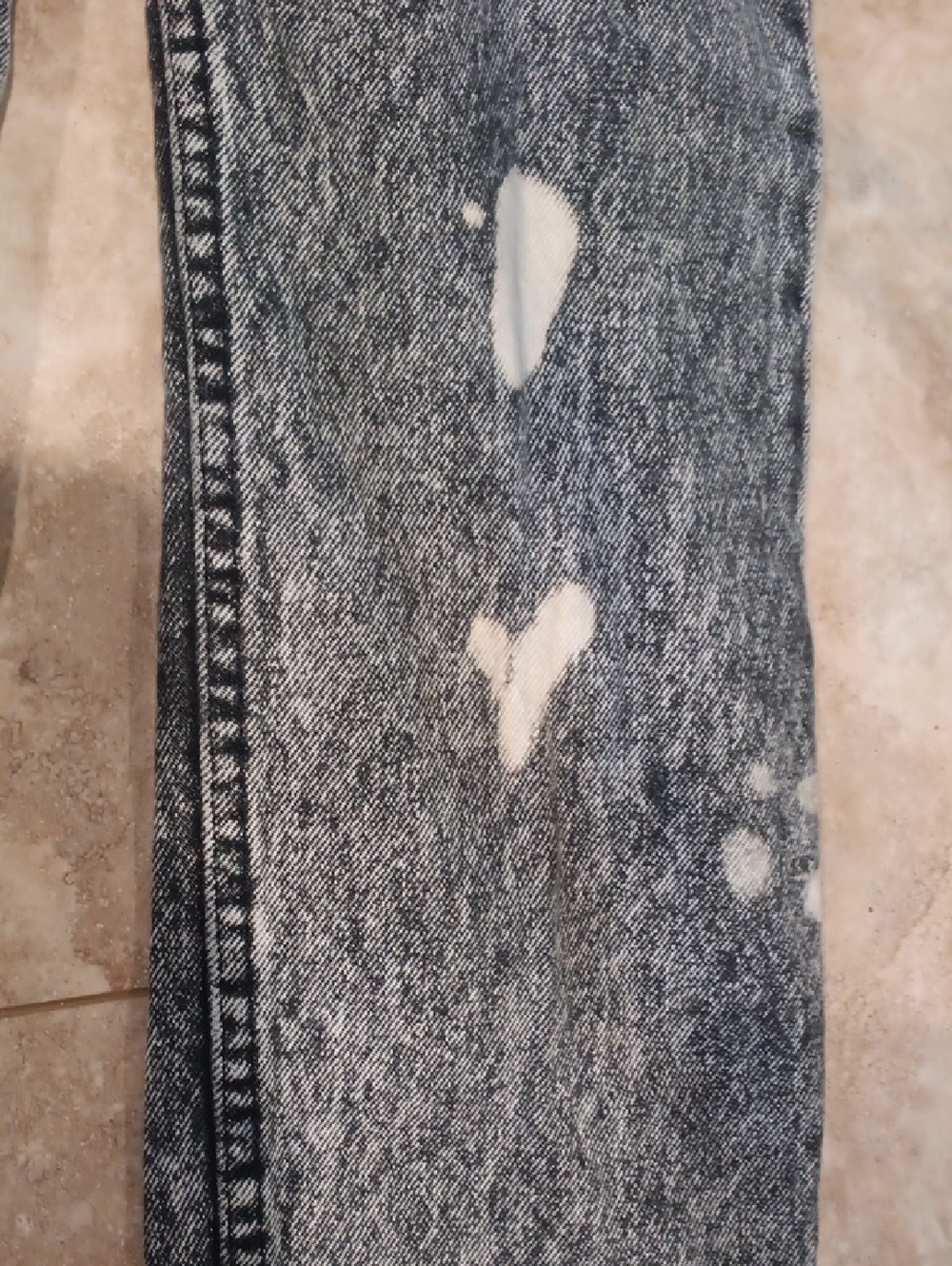Levis Acid Wash Black - Picture 2 of 9